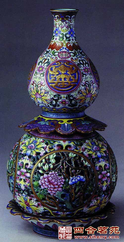 繪畫裝飾清秀素雅，圖案款識種類繁多